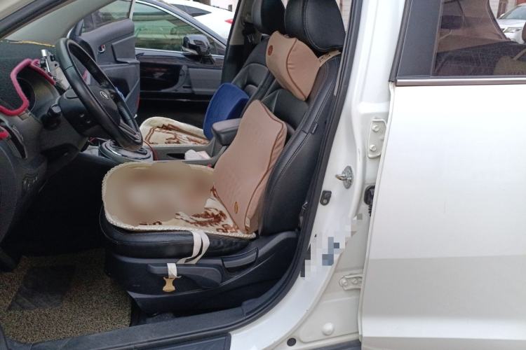 Used Kia Sportage R 2015 2.0L Automatic Two-Wheel Drive DLX Model Left Front Seat