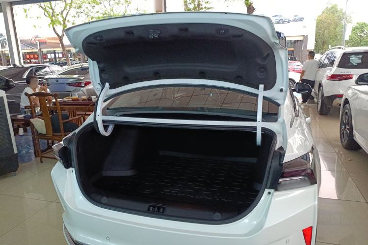 Used Dongfeng Aeolus Yixuan MAX 2021 1.5T Super-Powered Dad Edition Trunk