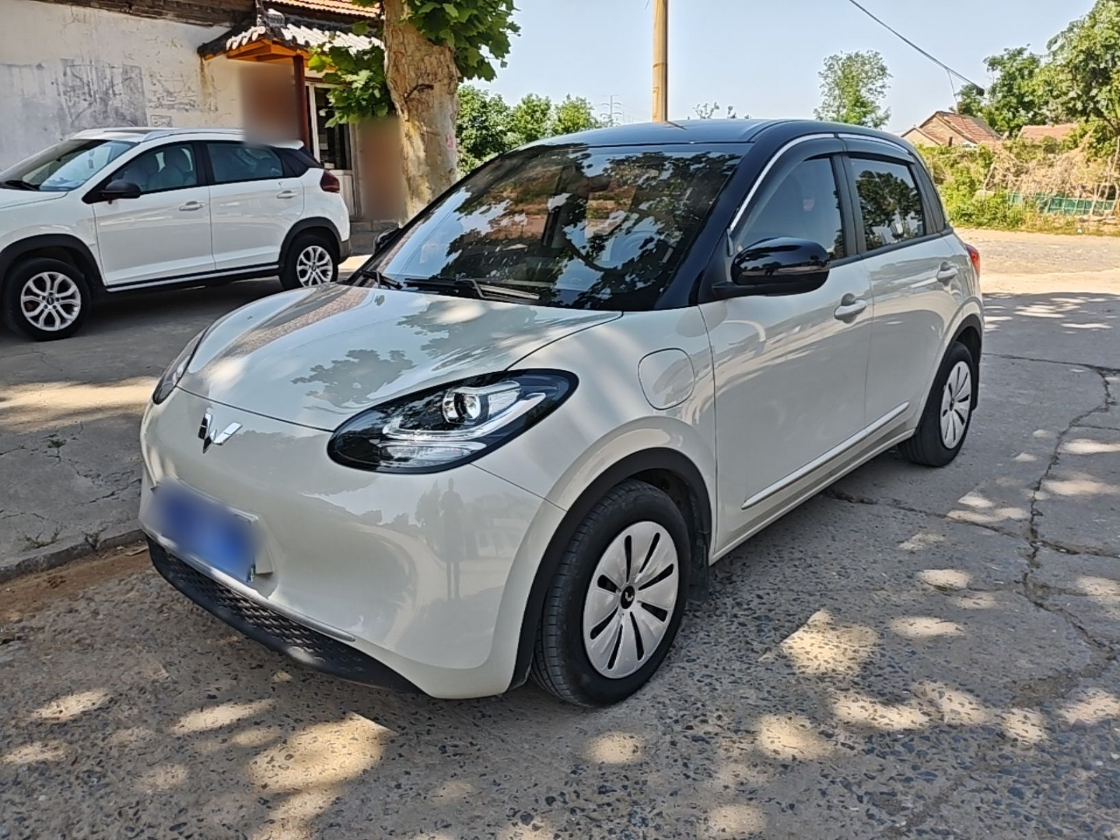 Под передней частью автомобиля