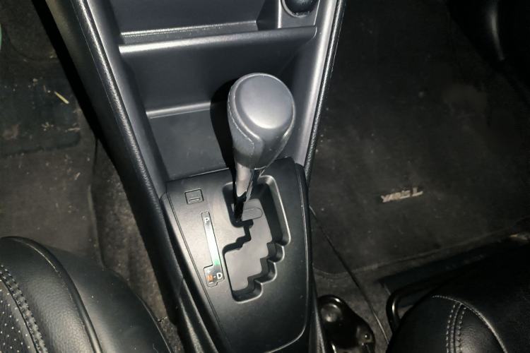Used Toyota YARiS L Zhi Xiang 2017 1.5E CVT Dynamic Edition Gear Lever