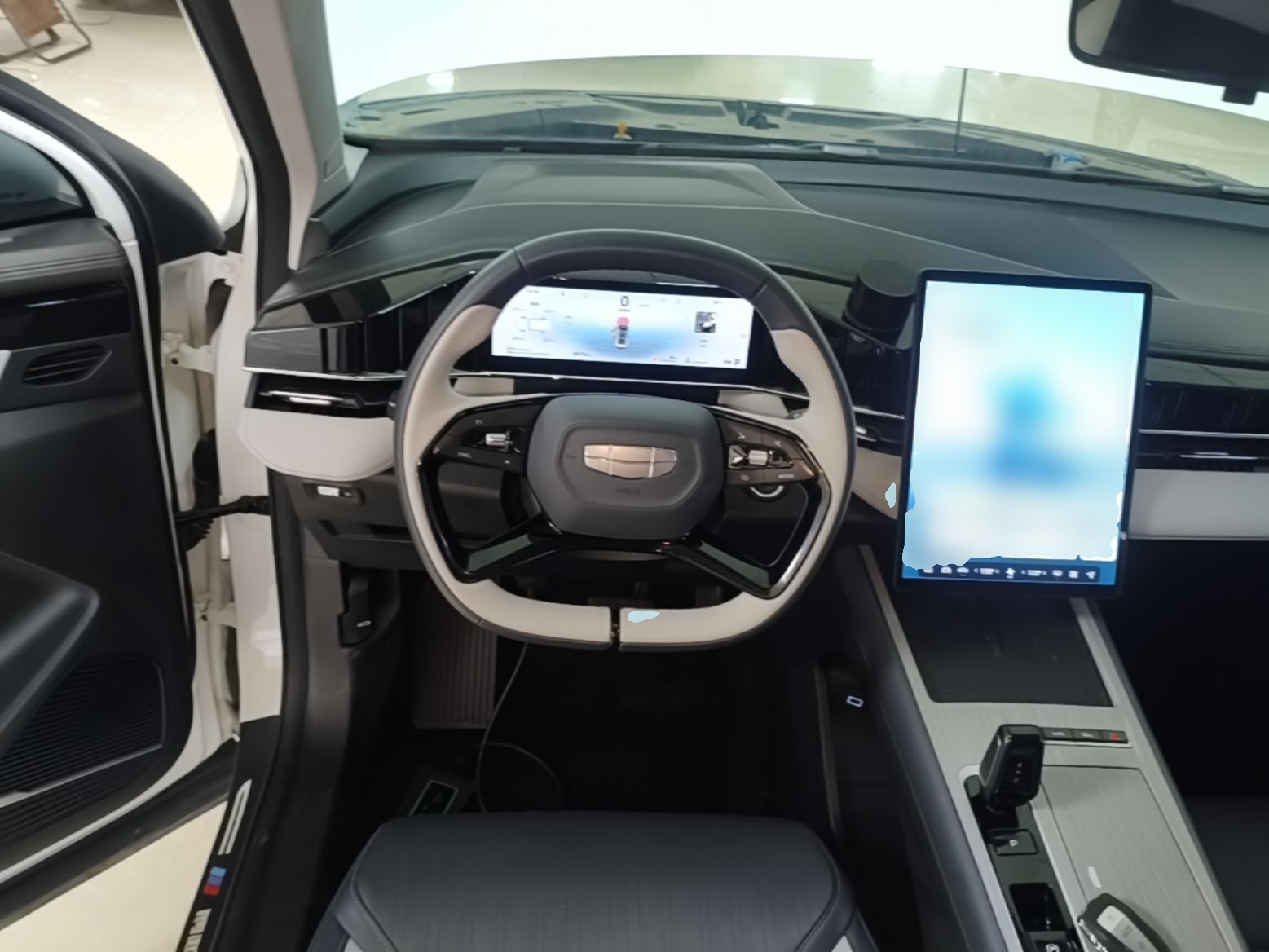 Geely Auto FX11 2024 1.5TD DCT Dragon Edition — снимка 13