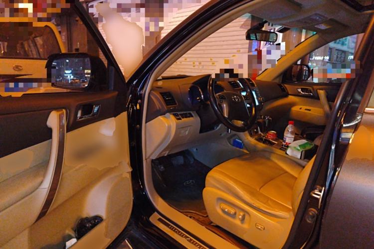 Used Toyota Highlander 2012 2.7L Two-Wheel Drive 7-Seater Luxury Edition
