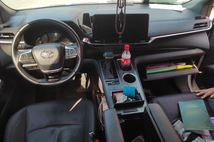 Used Toyota Sienna 2021 2.5L Hybrid Premium Edition
