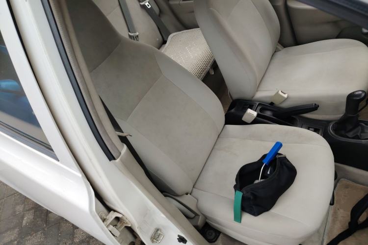 Used Venucia R30 2014 1.2L Manual Enjoyment Edition