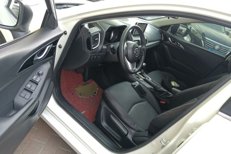 Used Mazda 3 Axela 2014 Sedan 1.5L Automatic Comfort Model Driver Seat