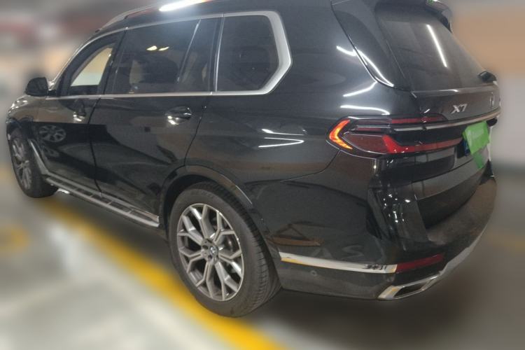 Used BMW X7 2024 xDrive40i Luxury Package – Leading Model Exterior 3
