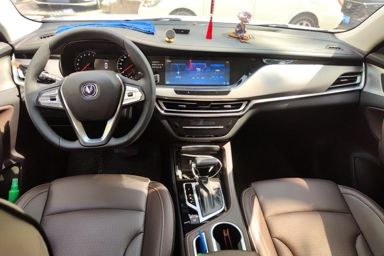 Used CHANGAN CS35PLUS 2018 1.6L Automatic Changlian Edition China V Standard Center Console