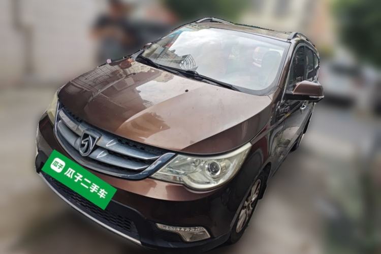 Used Baojun 730 2014 1.5L manual standard trim 7 seats