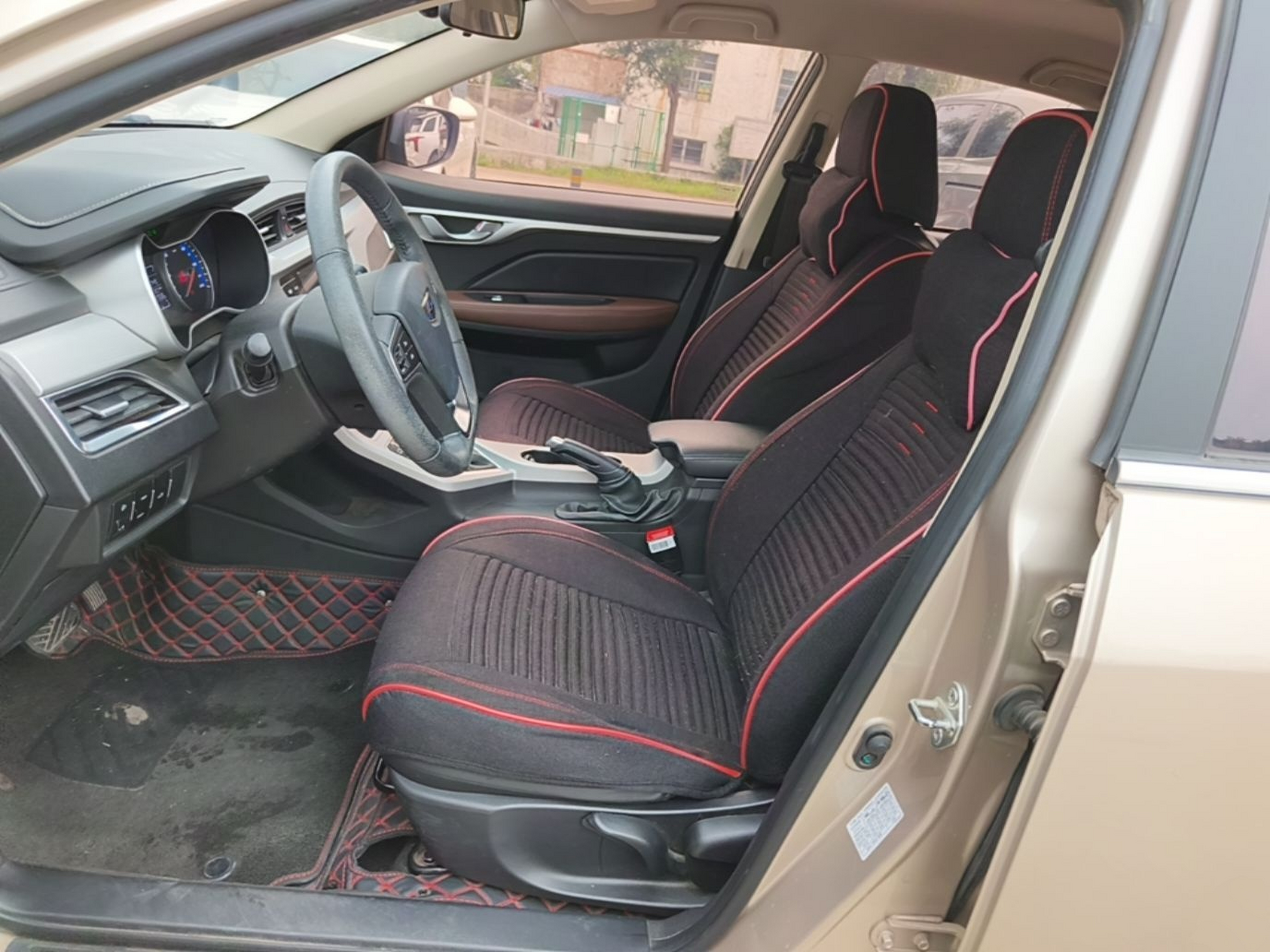 Interior delantero