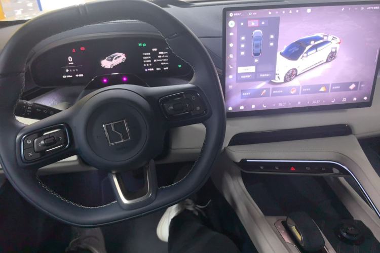 Used Zeekr 001 2025 YOU Edition 100 kWh All-Wheel Drive Center Console