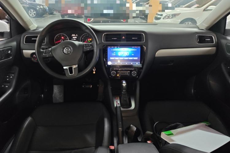 Used Volkswagen Sagitar 2014 Revised Version 1.4TSI Automatic Luxury Edition
