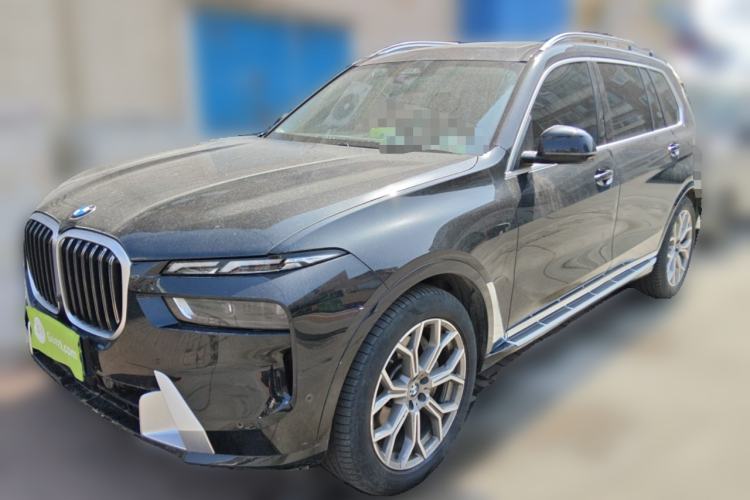 Used BMW X7 2023 xDrive40i Luxury Package with Leading Features