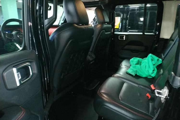 Used Jeep Wrangler 2019 2.0T Rubicon Four-Door Version China VI Emission Standard