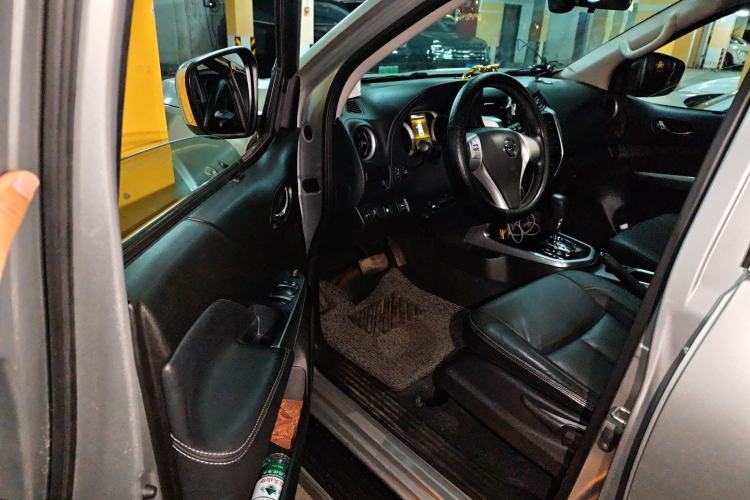 Used Nissan Terra 2020 2.5L XL Upper Automatic Two-Wheel Drive Luxury Edition
