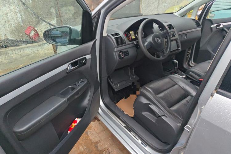 Used Volkswagen Touran 2013 1.4T DSG Comfort Edition 5-Seater Driver Seat