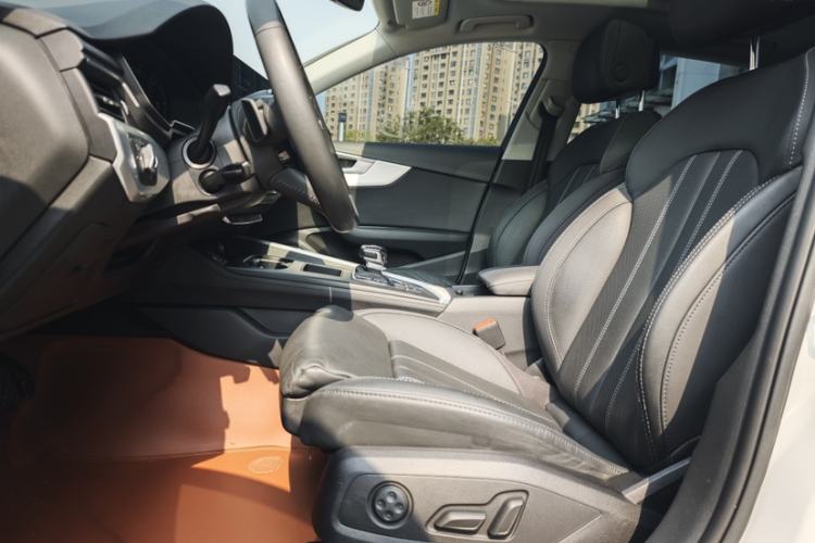 Used Audi A4L 2020 40 TFSI Luxury Dynamic Model
