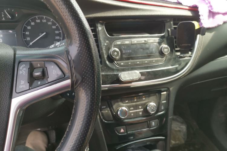 Used Buick Encore 2015 1.4T Automatic Two-Wheel Drive Urban Elite Version Audio And AC Panel