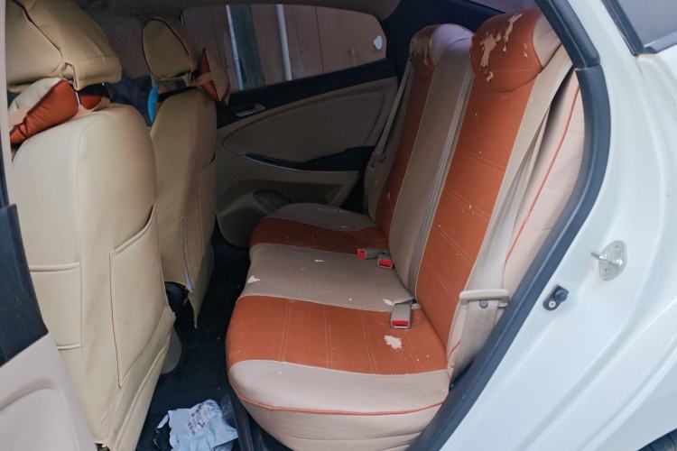 Used Hyundai Verna (older generation) 2014 1.4L Manual Smart GLS Trim Left Rear Seat