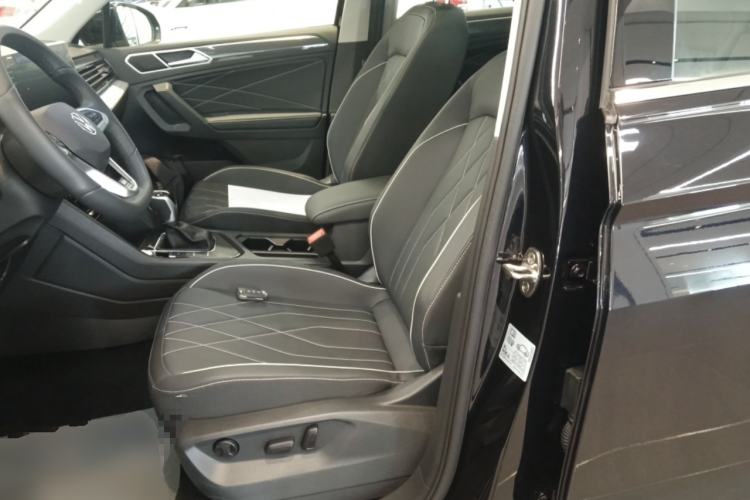 Used Volkswagen Tiguan L 2024 Outstanding Model 330TSI Automatic Two-Wheel Drive R-Line Dragon Glory Edition Left Front Seat