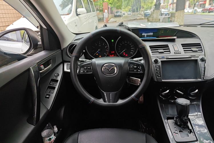 Used Mazda 3 2015 Hatchback 1.6L Automatic Elite Model Steering Wheel