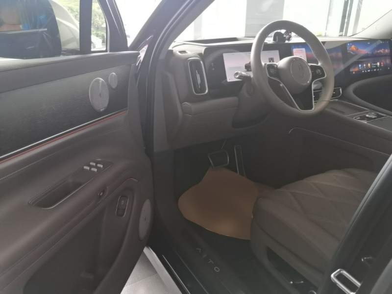 Used Hima AITO M9 2025 Extended-Range Ultra Version 52 kWh 6-Seater — 15