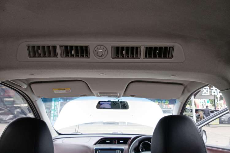 Used Venucia M50V 2019 1.6L CVT Luxury Edition