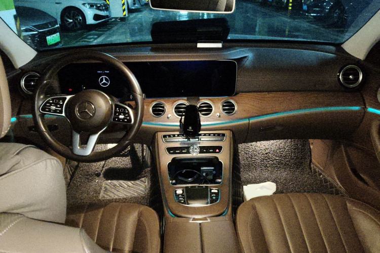 Used Mercedes-Benz E-Class 2020 Restyled E 300 L Exclusive Edition Center Console