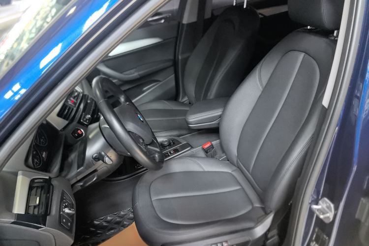 Used BMW X1 2018 sDrive18Li Fashion Model Left Front Seat