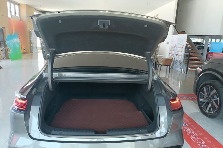 Used Geely Galaxy E8 2024 550 km Range Rear-Wheel-Drive PRO Trunk