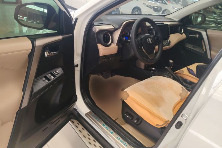 Used Toyota RAV4 2013 2.0L CVT Four-Wheel Drive New Edition
