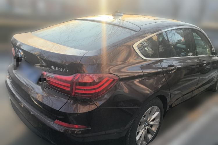 Used BMW 5 Series GT 2015 528i Leading Model Rear Right 45 Deg