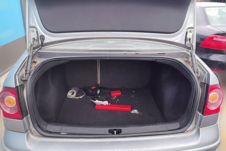 Used Volkswagen Polo 2009 Jingqu 1.6L Automatic Elegant Edition Trunk