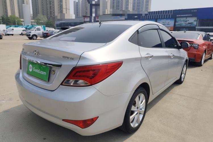 Used Hyundai Verna (older generation) 2014 1.4L Manual Top-Tier Model TOP