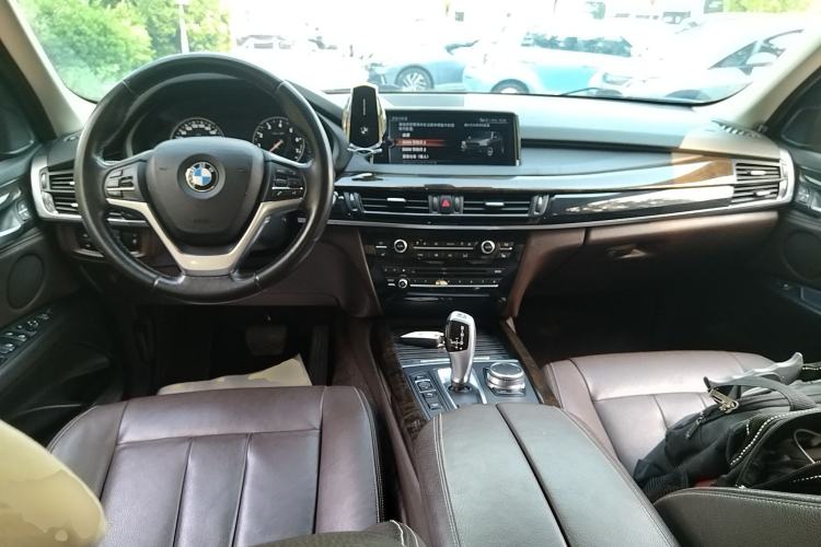 Used BMW X5 2017 xDrive28i Center Console