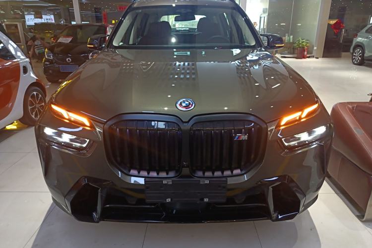 Used BMW X7 2023 xDrive M60i Front