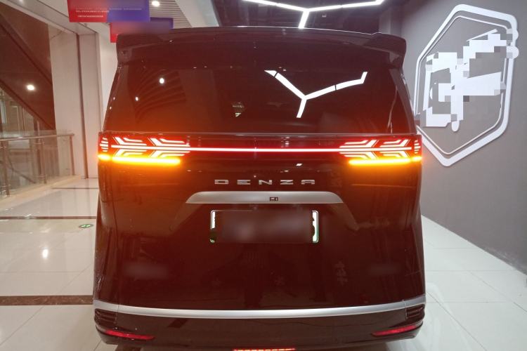 Used Denza D9 2024 DM-i 980 Four-Wheel Drive Prestige Model
