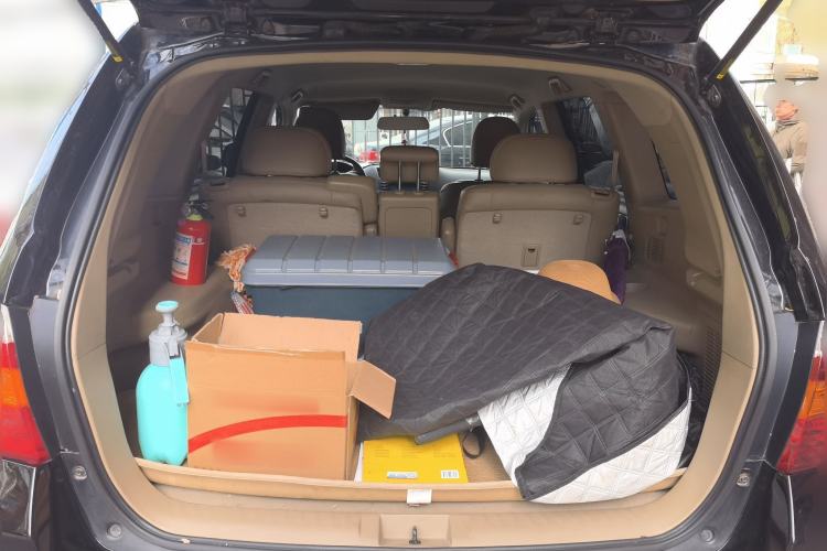 Used Toyota Highlander 2011 2.7L Two-Wheel Drive 5-Seater Sport Edition Trunk