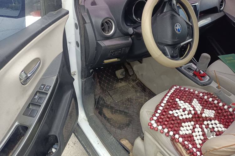 Used Venucia M50V 2017 1.6L XL CVT Luxury Edition
