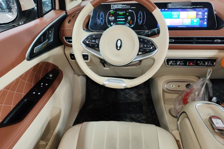 Used ORA Good Cat 2023 401 km Standard Range Prestige Version Lithium Iron Phosphate Steering Wheel