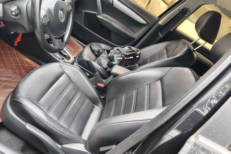 Used Volkswagen Gran Lavida 2013 1.6L Automatic Luxury Model Left Front Seat