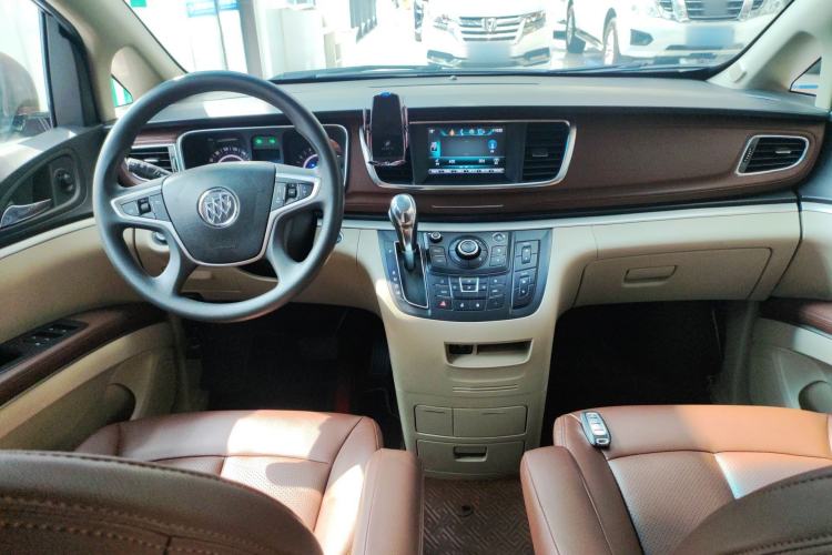 Used Buick GL8 2018 28T Comfort Model China VI Standard Center Console