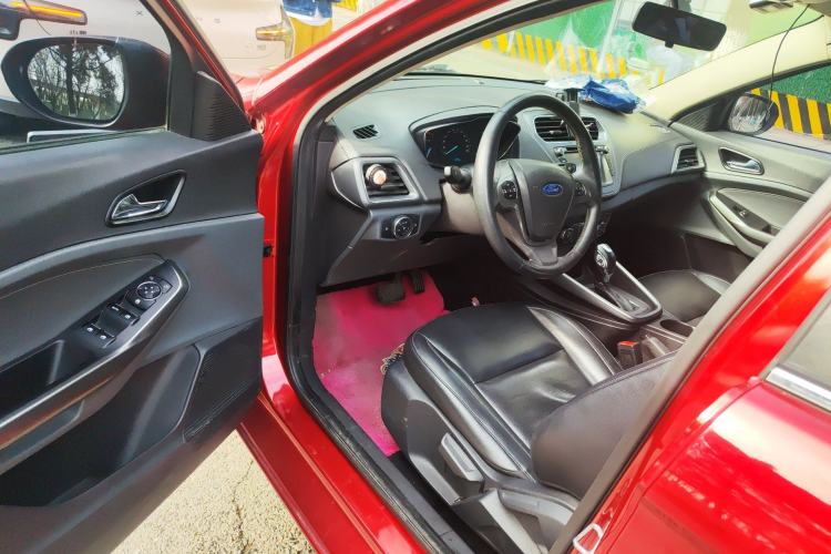 Used Ford Escort 2015 1.5L Automatic Fashion Model