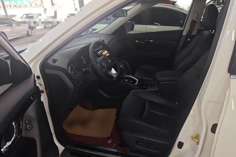 Used Nissan X-Trail 2023 Classic 2.0L Two-Wheel Drive Smart Connect Premium Edition
