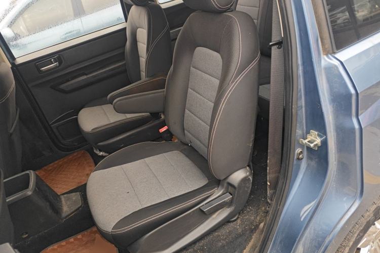 Used Wuling Hongguang PLUS 2019 1.5T Manual Comfort Version 7 Seats