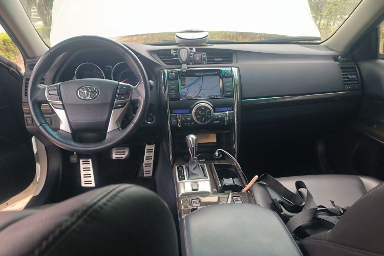 Used Toyota Reiz 2013 3.0V Zunrui Navigation Edition Center Console