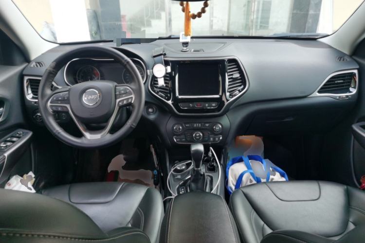 Used Jeep Cherokee 2019 2.0T Four-Wheel Drive Explorer Edition China V
