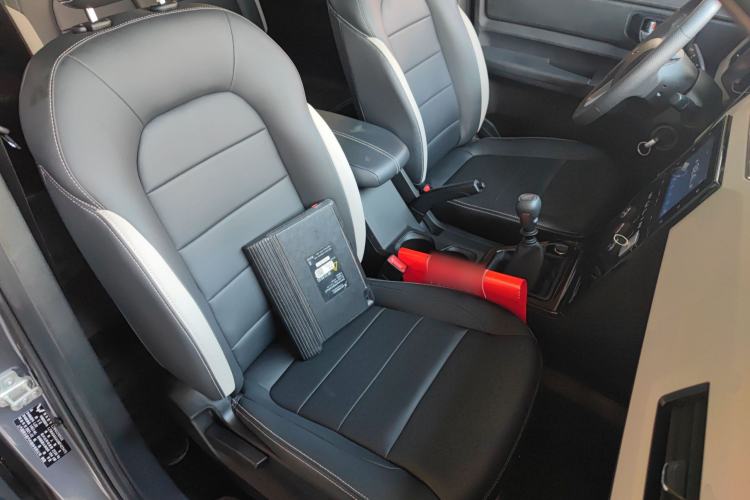 Used Wuling Zhengcheng 2021 1.5T Manual Luxury Commercial Vehicle Right Front Seat