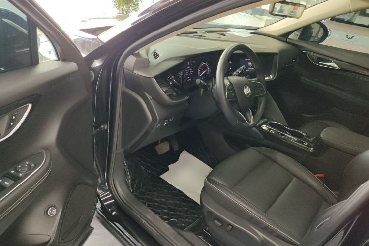 Used Buick Envision 2023 Encore Plus 652T Five-Seat Luxury Model
