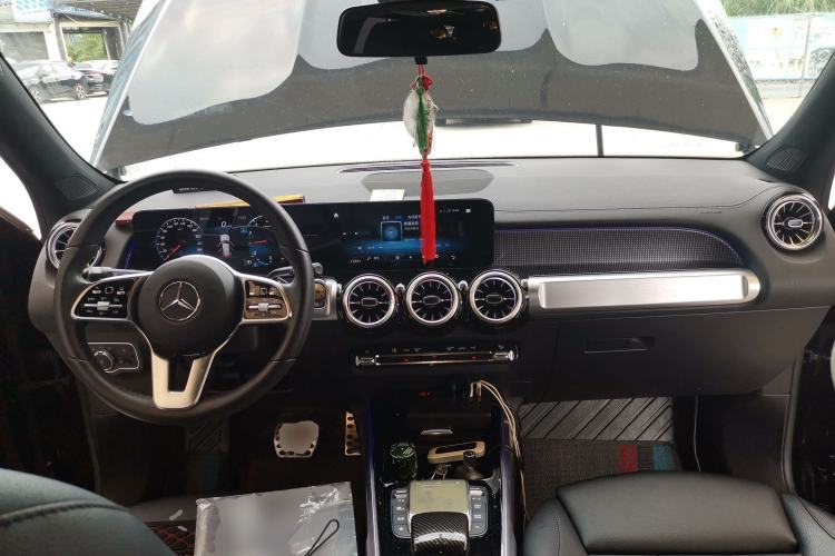 Used Mercedes-Benz GLB 2021 GLB 200 Fashion Model Center Console