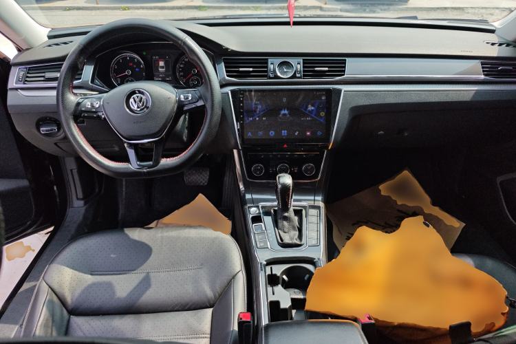 Used Volkswagen Passat 2017 330TSI DSG Prestige Edition Center Console